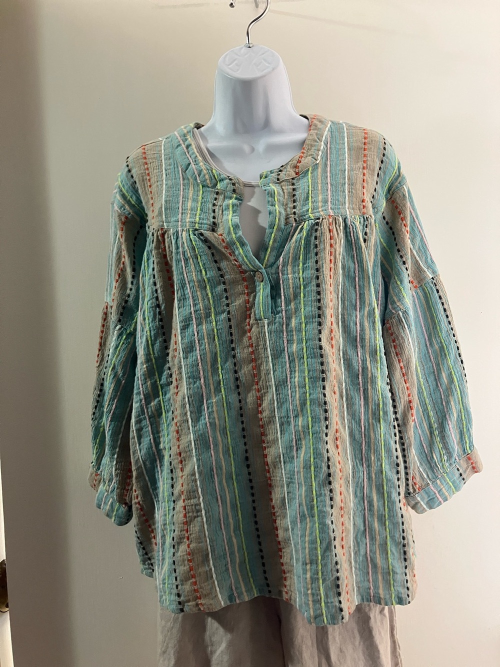 Ivy Jane 100% cotton, size XL. Very roomy.